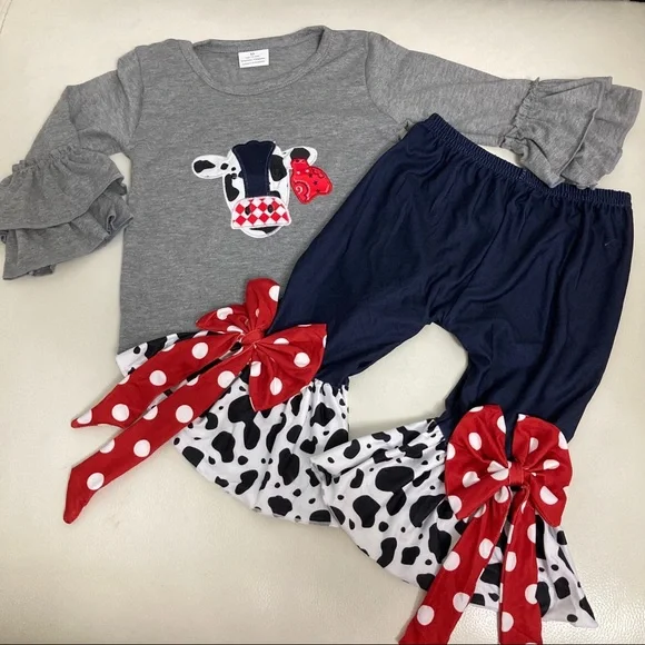 Luxury Embroidered farm girl cow 🐄 🐮cute outfit - Picture 2 of 10